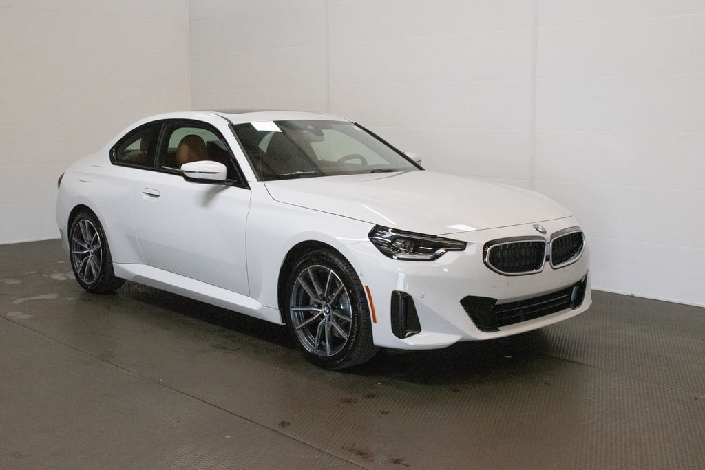 2025 BMW 2 Series 230i's photo