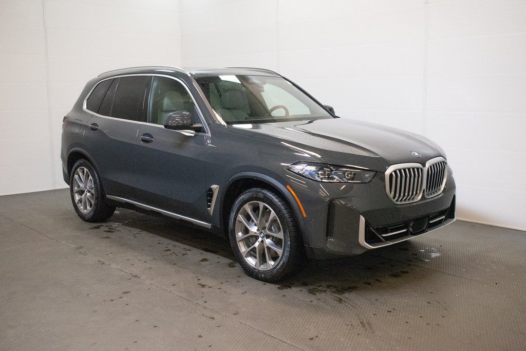 2026 BMW X5 xDrive50e's photo