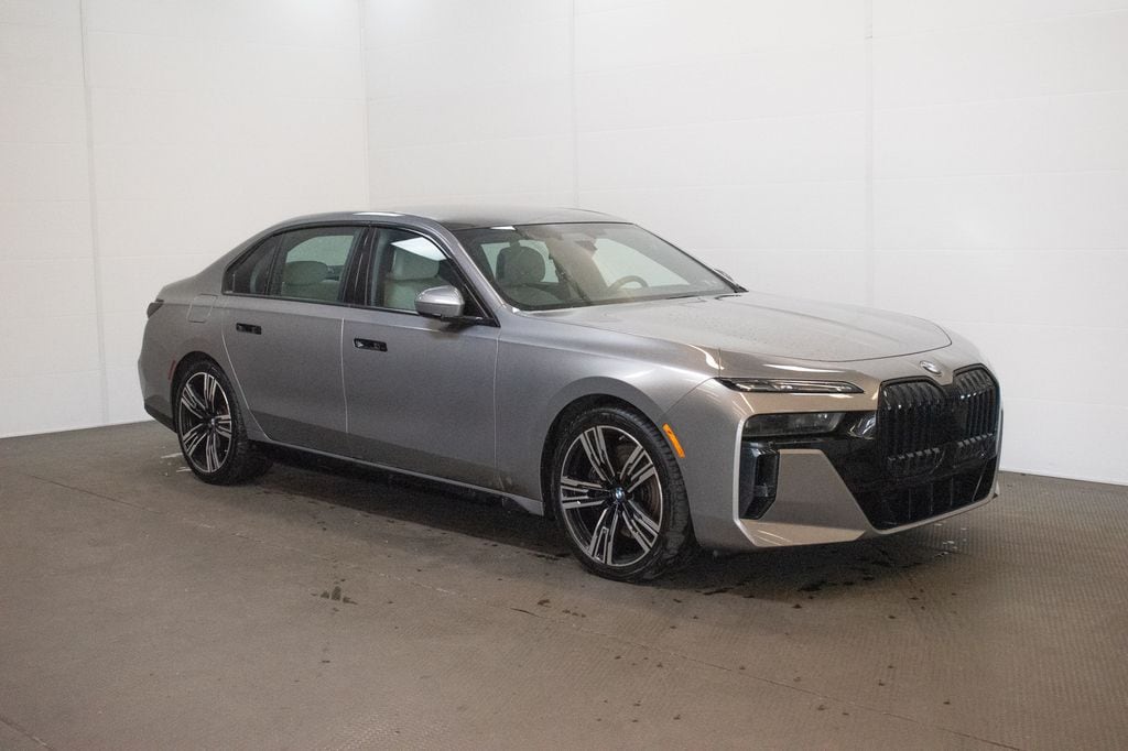 2023 BMW 7 Series 760i xDrive's photo