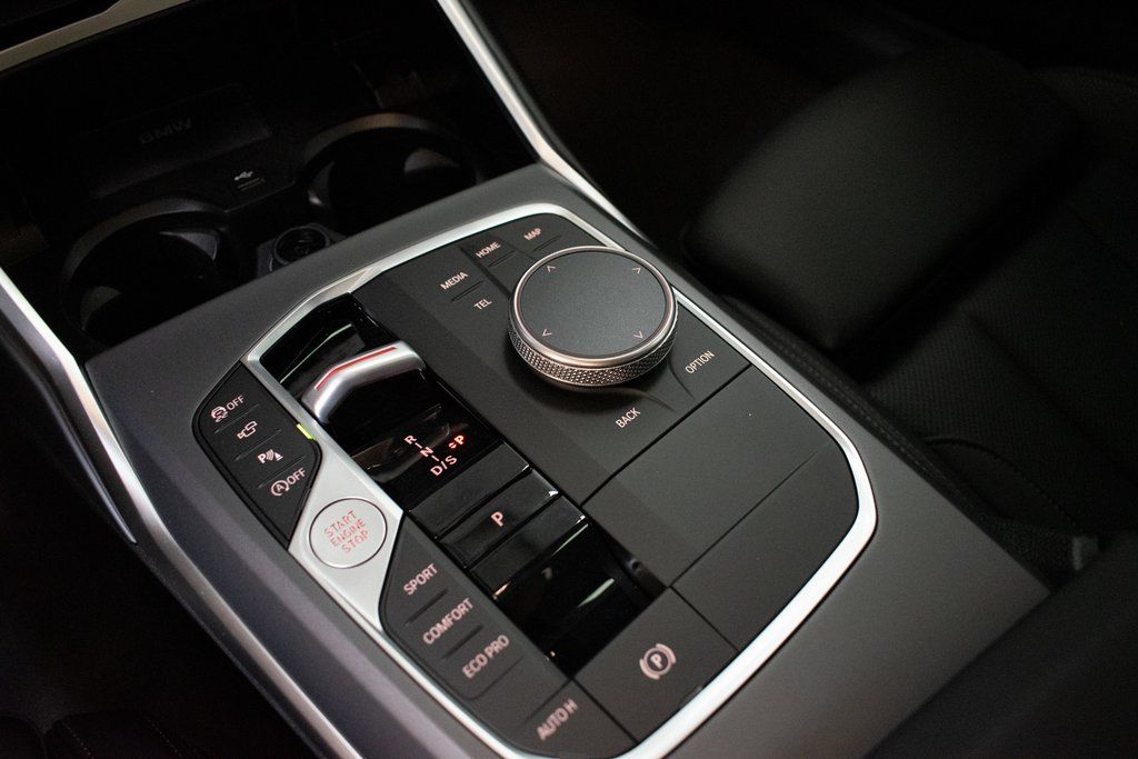 2025 BMW 2 Series 230i - Photo 18