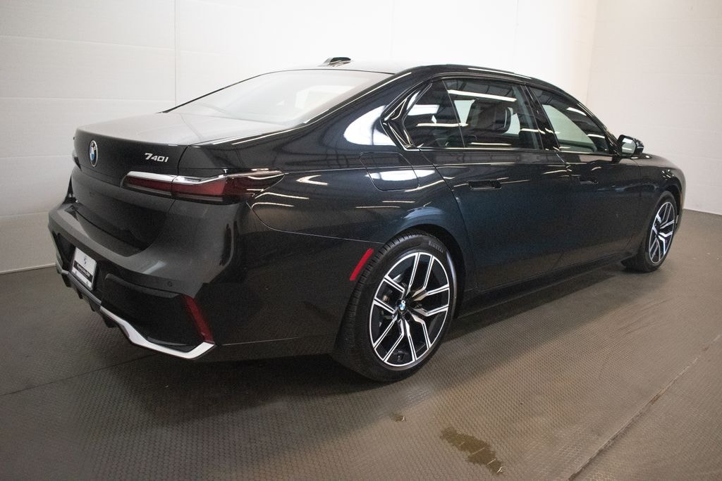 New 2026 BMW 740i xDrive Sedan