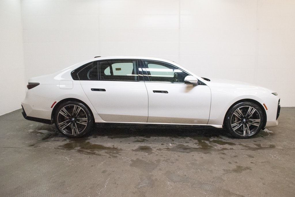 Certified 2023 BMW 760i xDrive Sedan