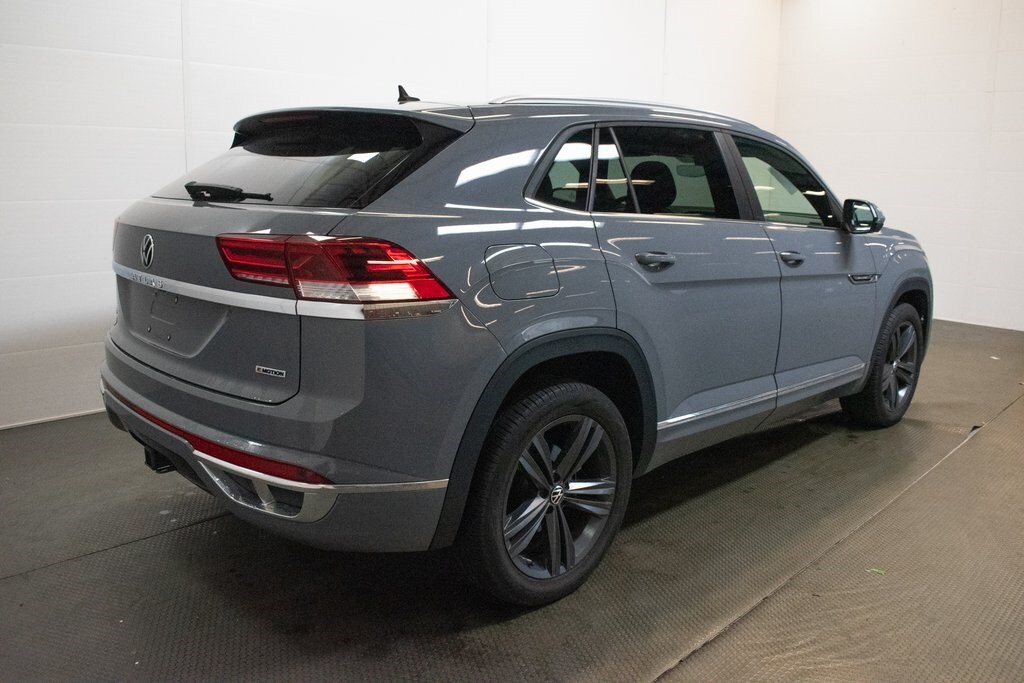 2021 Volkswagen Atlas Cross Sport V6 SE Technology R-Line photo 3