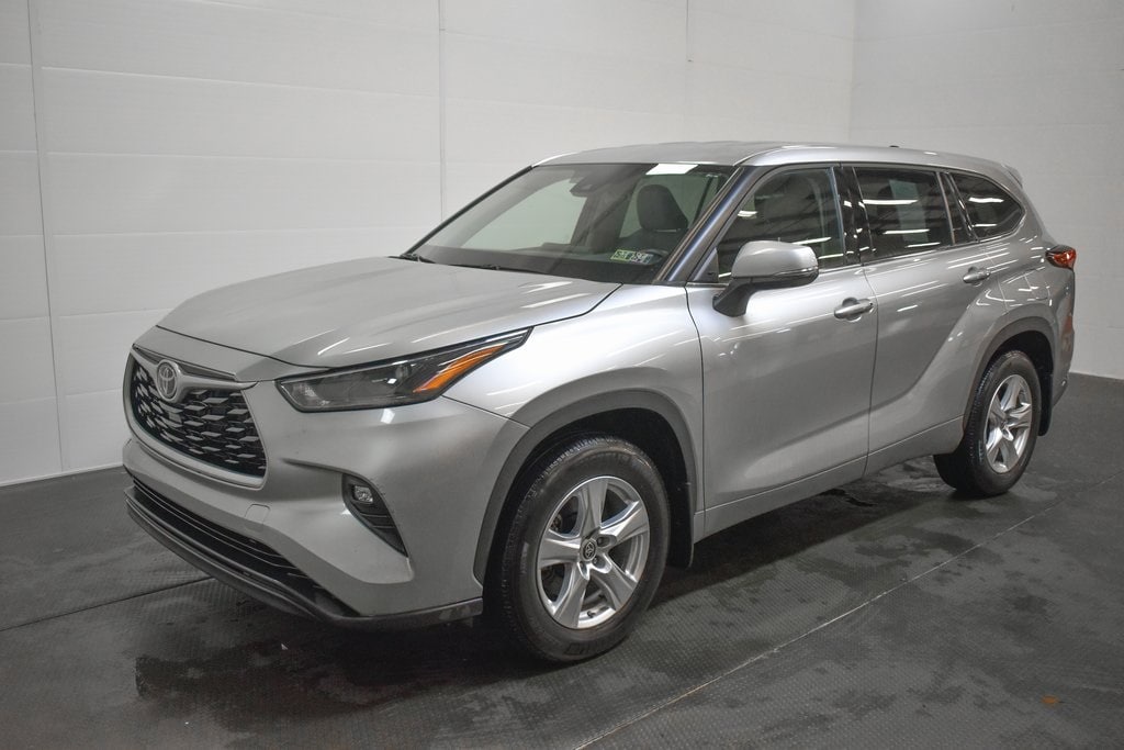 Used 2022 Toyota Highlander LE SUV