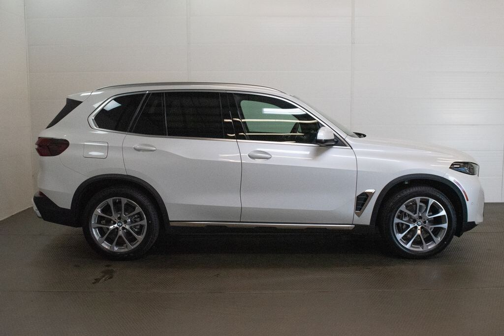 New 2026 BMW X5 xDrive40i SUV