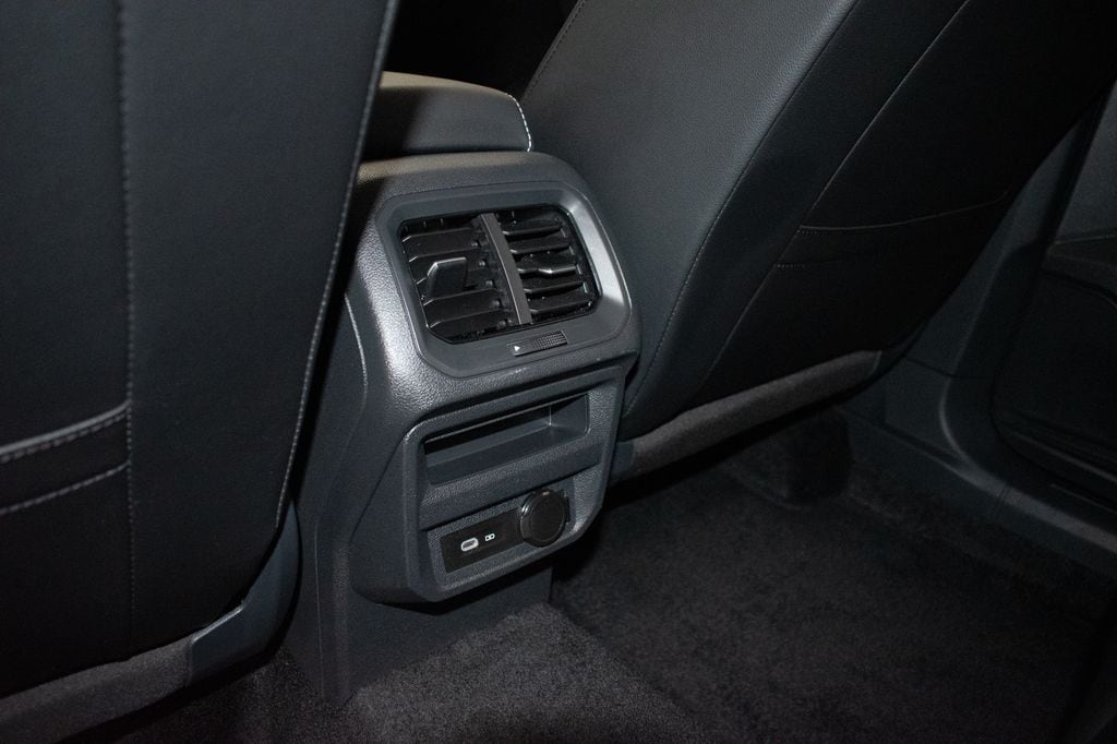 2024 Volkswagen Tiguan SE - Photo 23