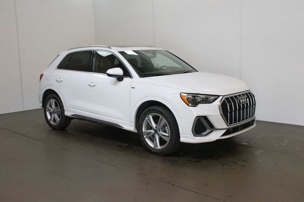 2022 Audi Q3 45 TFSI S Line Premium quattro's photo