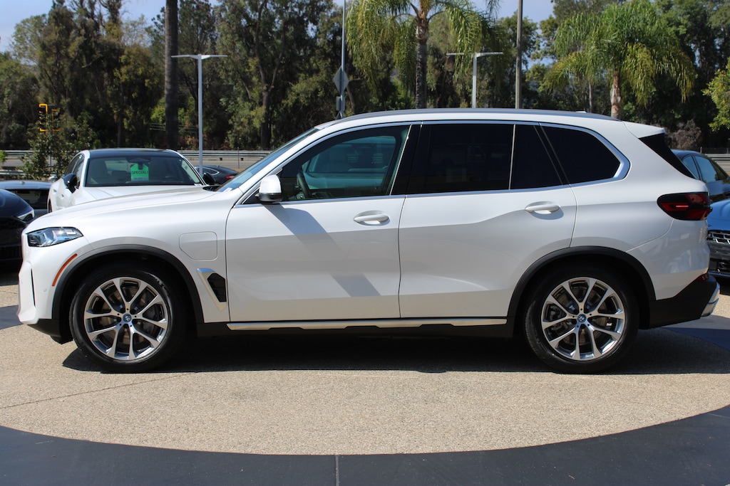 New 2026 BMW X5 PHEV xDrive50e SUV