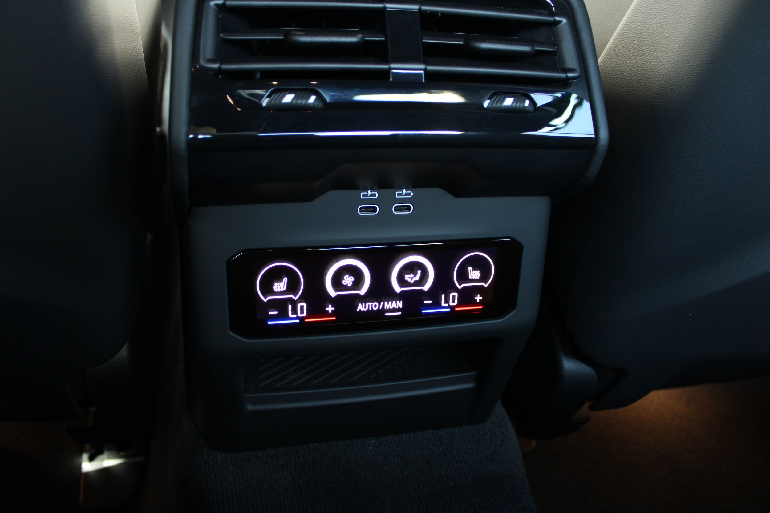 2027 BMW M5 M5 - Photo 28