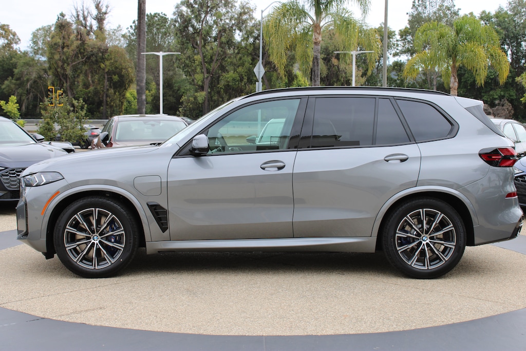 New 2026 BMW X5 PHEV xDrive50e SUV