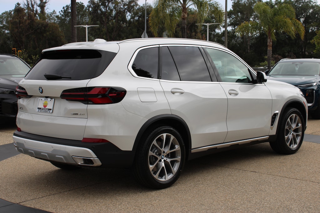 New 2026 BMW X5 sDrive40i SUV