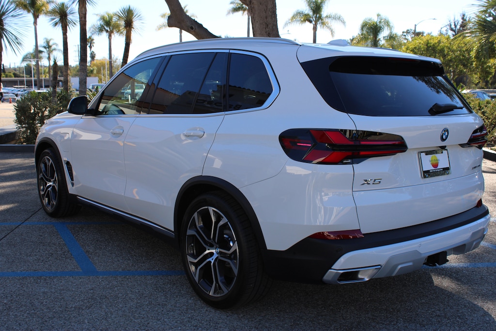 New 2026 BMW X5 PHEV xDrive50e SUV