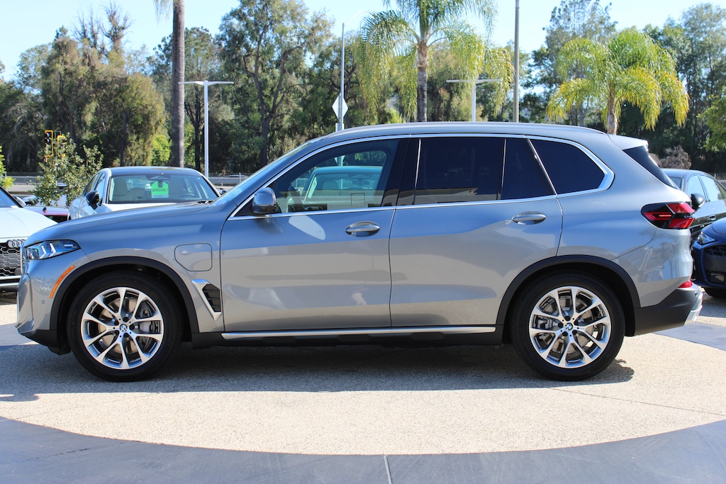 New 2026 BMW X5 PHEV xDrive50e SUV