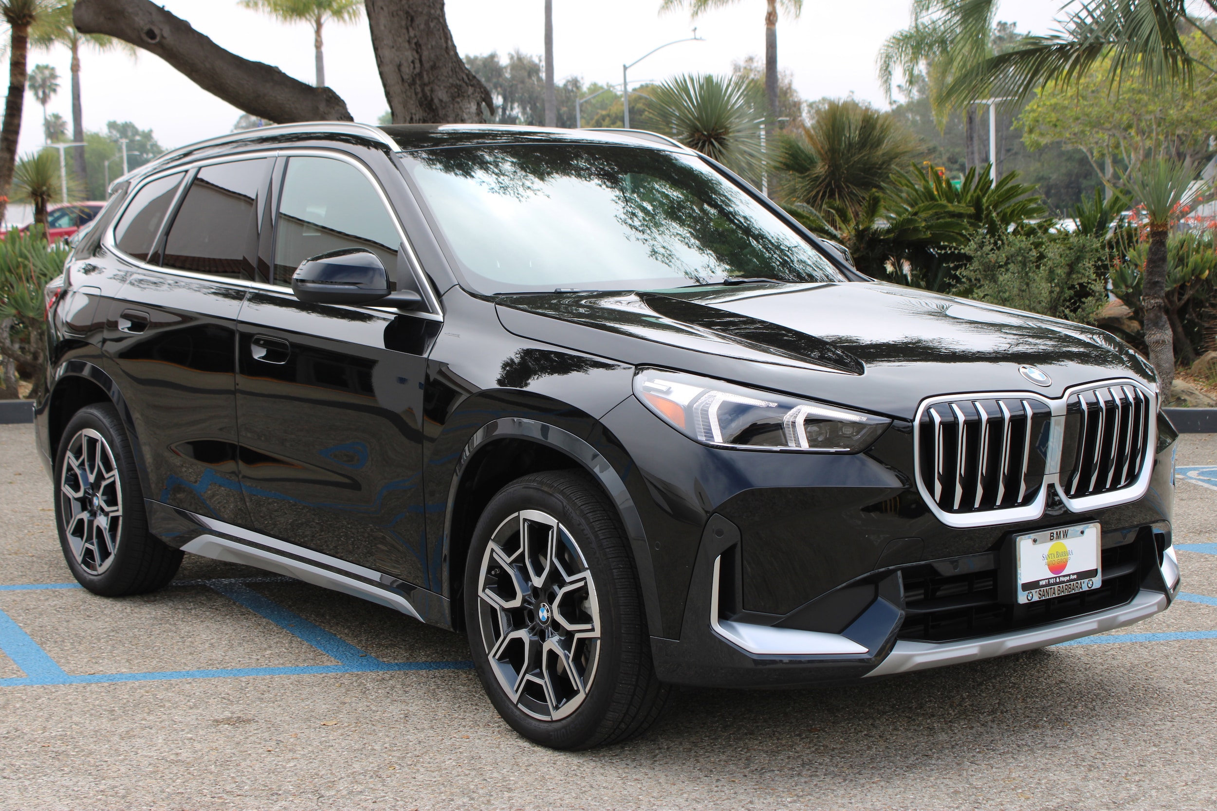 2025 BMW X1 xDrive28i photo 3