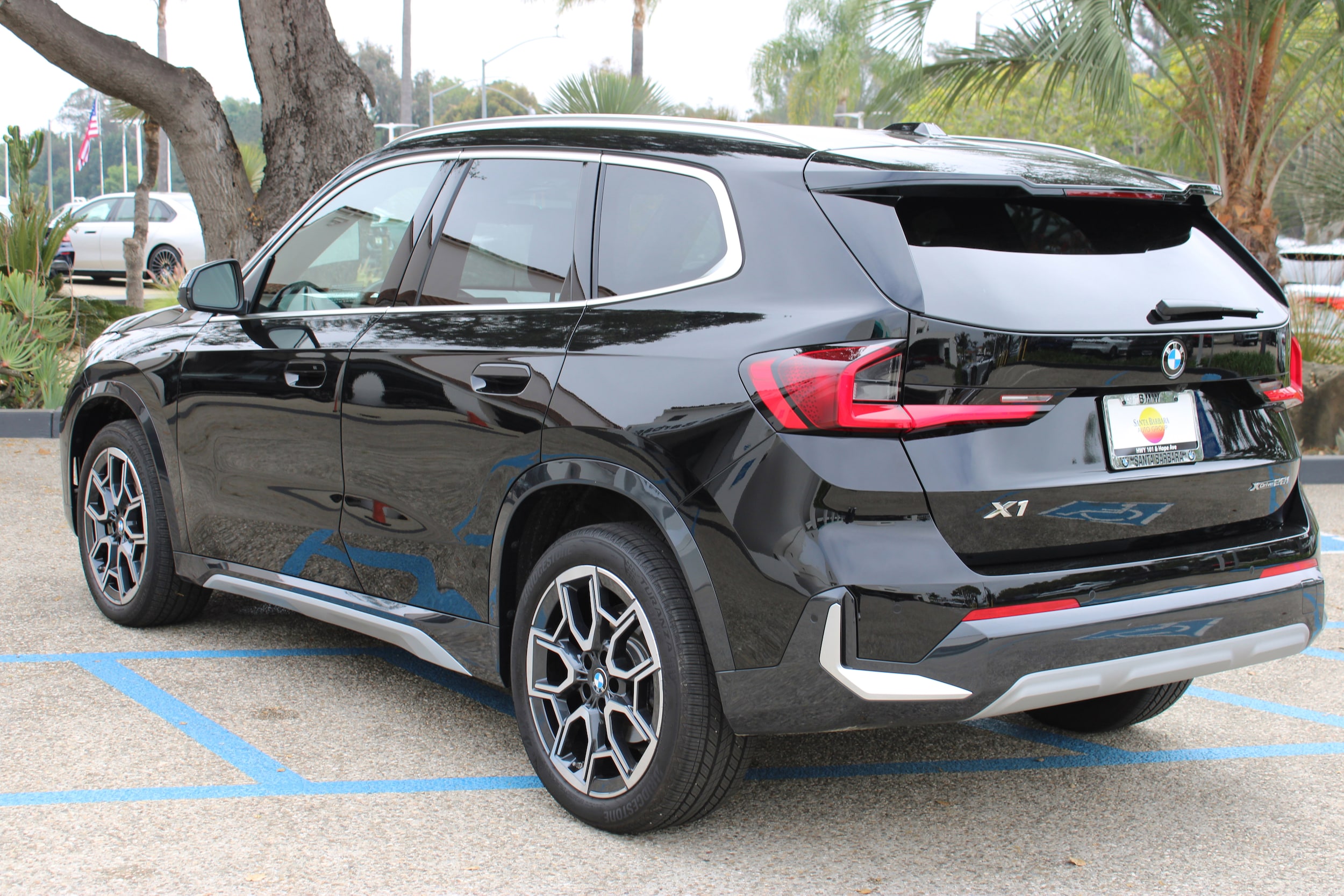 2025 BMW X1 xDrive28i photo 2