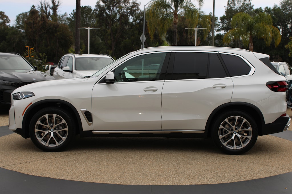 New 2026 BMW X5 sDrive40i SUV