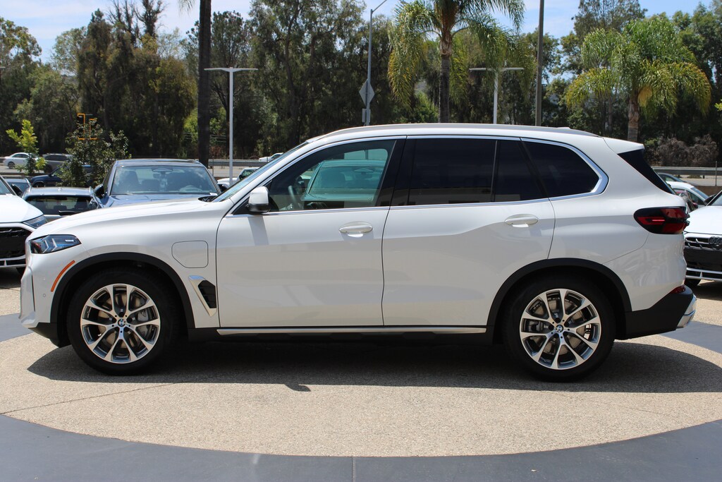 New 2026 BMW X5 PHEV xDrive50e SUV