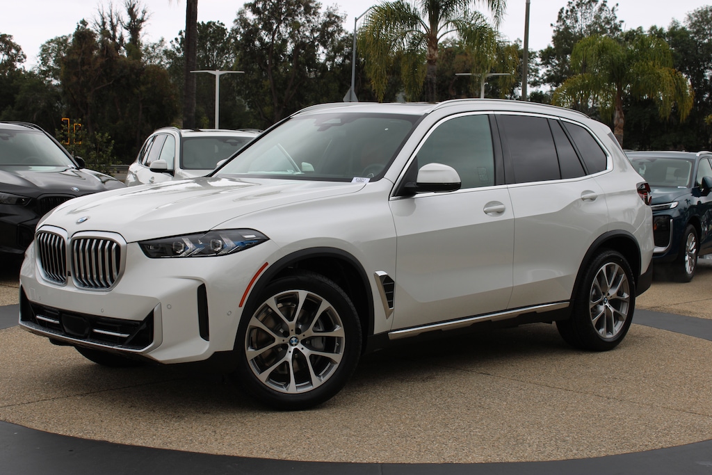 New 2026 BMW X5 sDrive40i SUV
