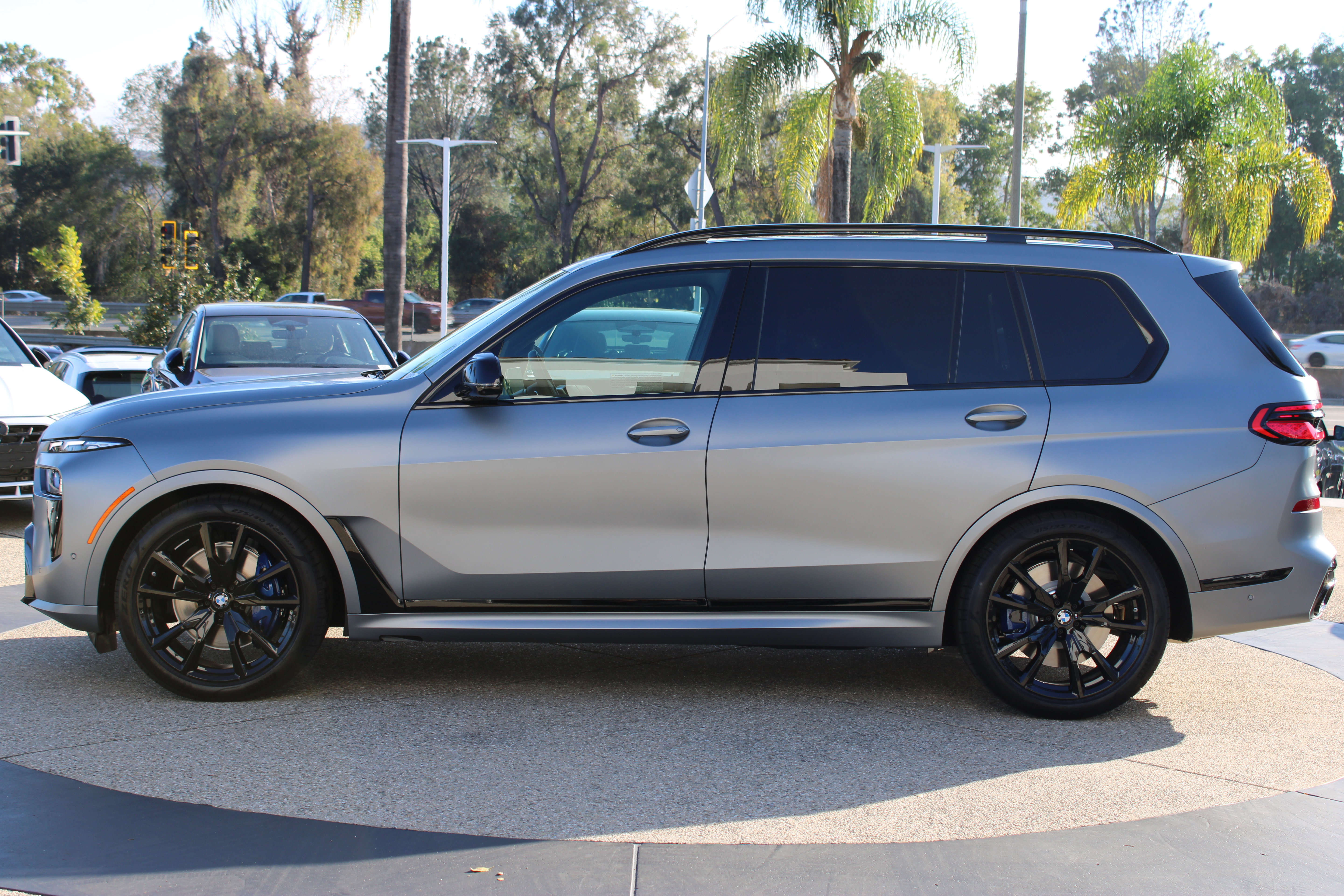 New 2027 BMW X7 M60i SUV