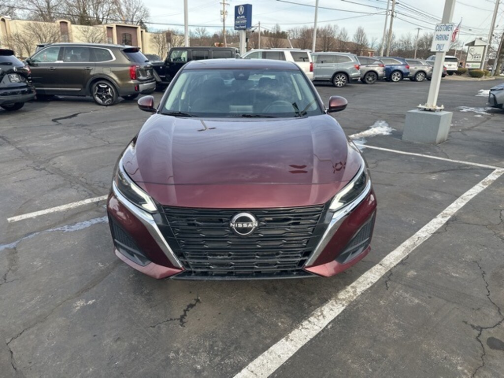 Used 2023 Nissan Altima 2.5 SV Sedan