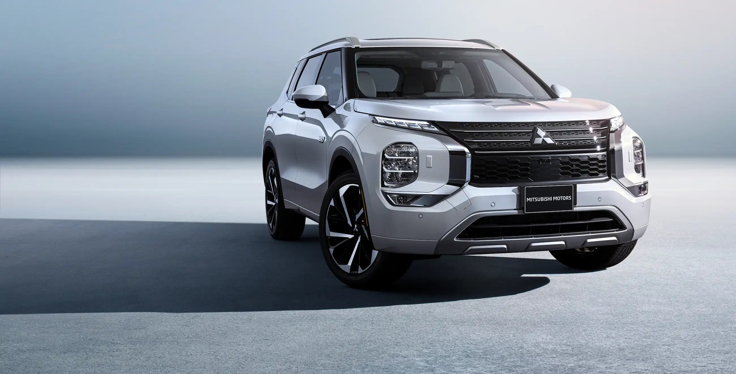 2024-mitsubishi-outlander-phev.webp