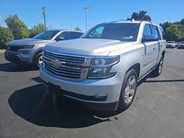 2020 Chevrolet Tahoe Premier photo 2