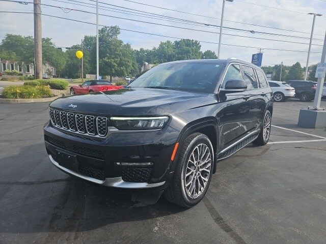 2021 Jeep Grand Cherokee L Summit Reserve photo 2
