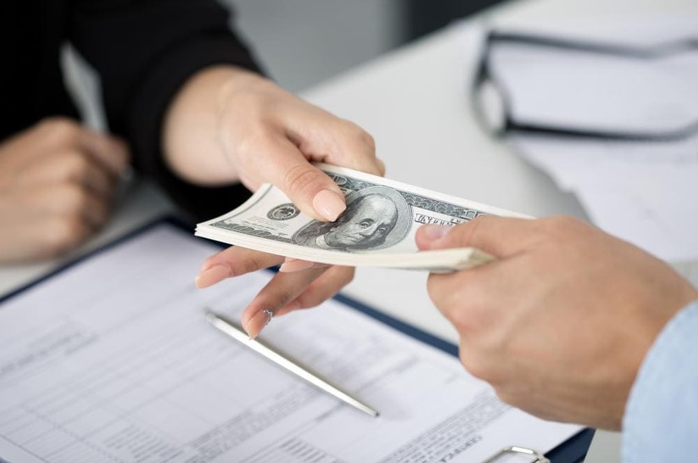 Cash%20payment%20transaction.png