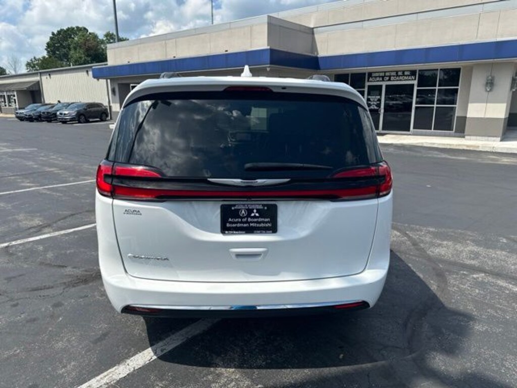 Used 2022 Chrysler Pacifica Touring L Van Passenger Van
