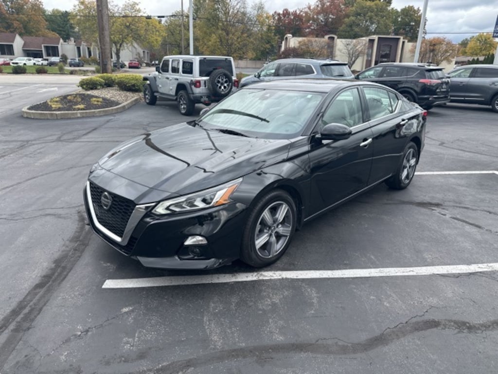Used 2022 Nissan Altima 2.5 SL Sedan