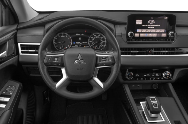 2022- mitsubishi-outlander-dash-boardman.jpg