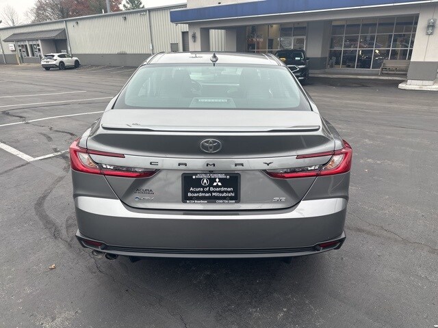 2025 Toyota Camry SE photo 4