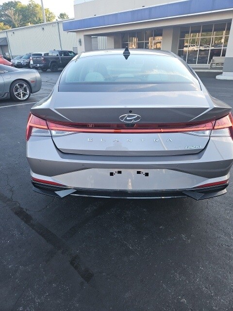 2023 Hyundai Elantra Limited photo 4