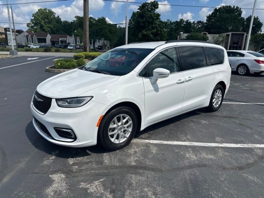 Used 2022 Chrysler Pacifica Touring L Van Passenger Van