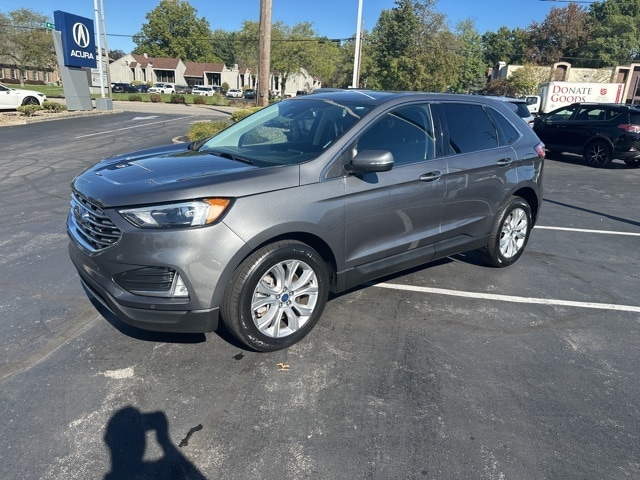 2022 Ford Edge Titanium's photo