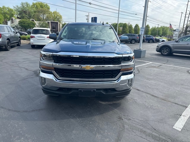 Used 2018 Chevrolet Silverado 1500 LT with VIN 1GCVKREC6JZ240514 for sale in Boardman, OH