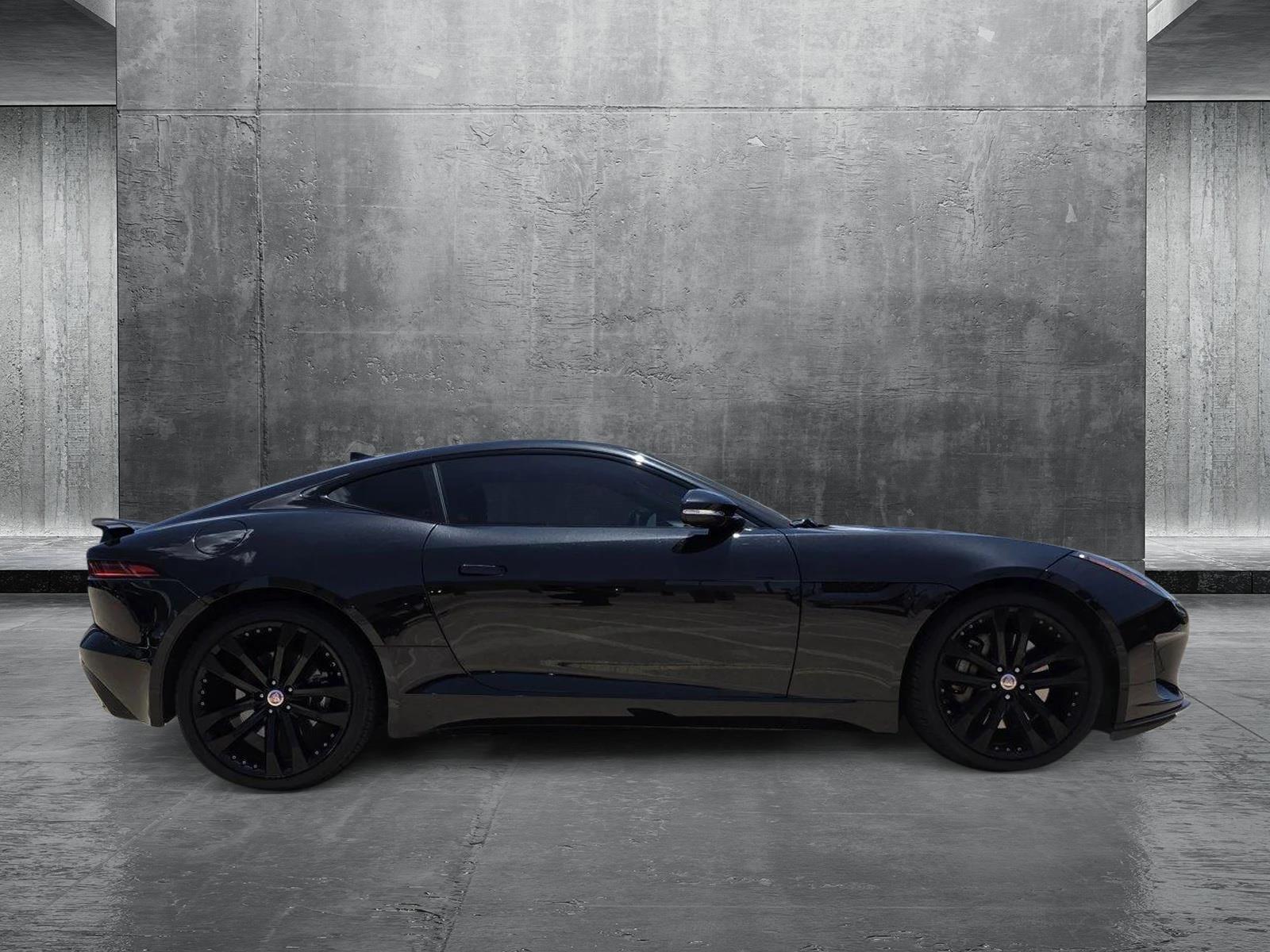 2019 Jaguar F-TYPE P300 photo 4