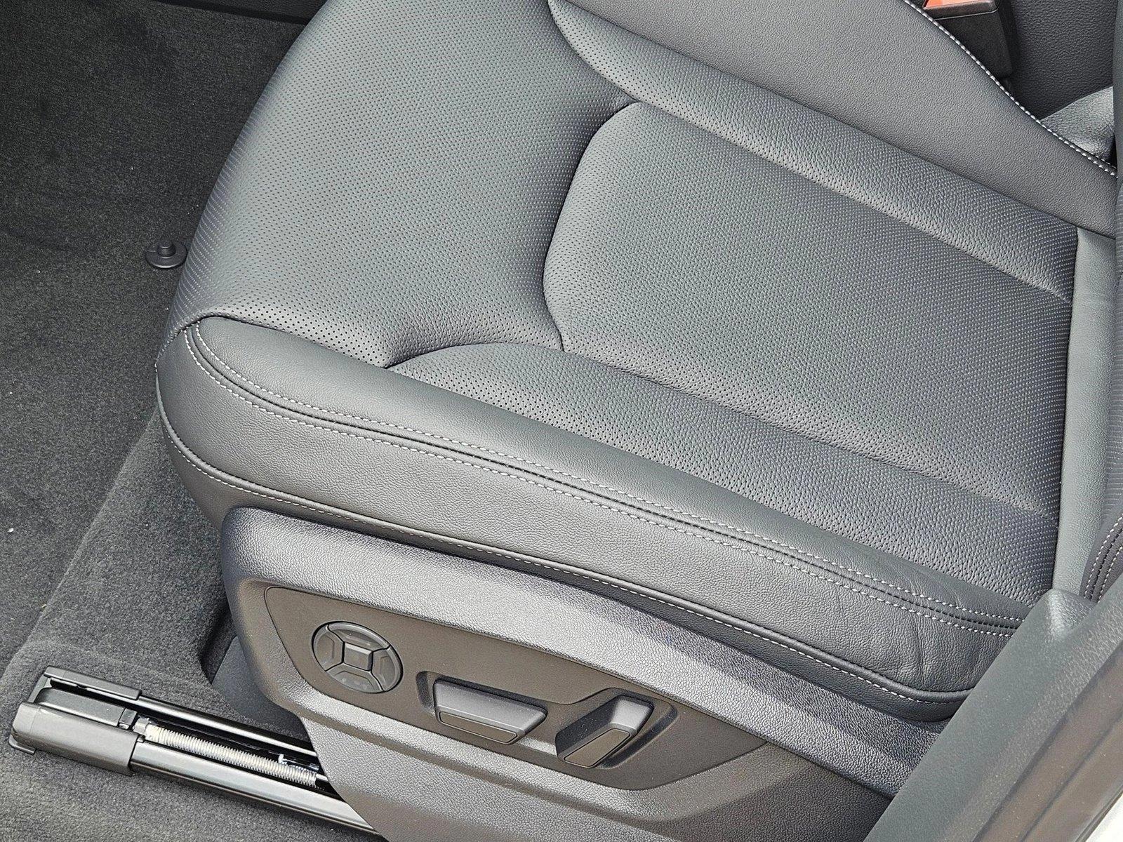 2025 Audi Q7 55 Premium Plus photo 4