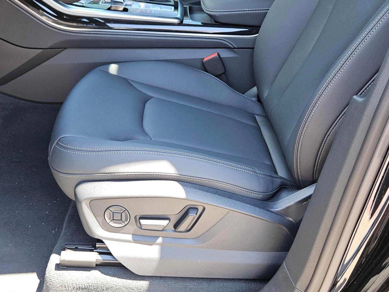 2025 Audi Q7 55 Premium Plus photo 4