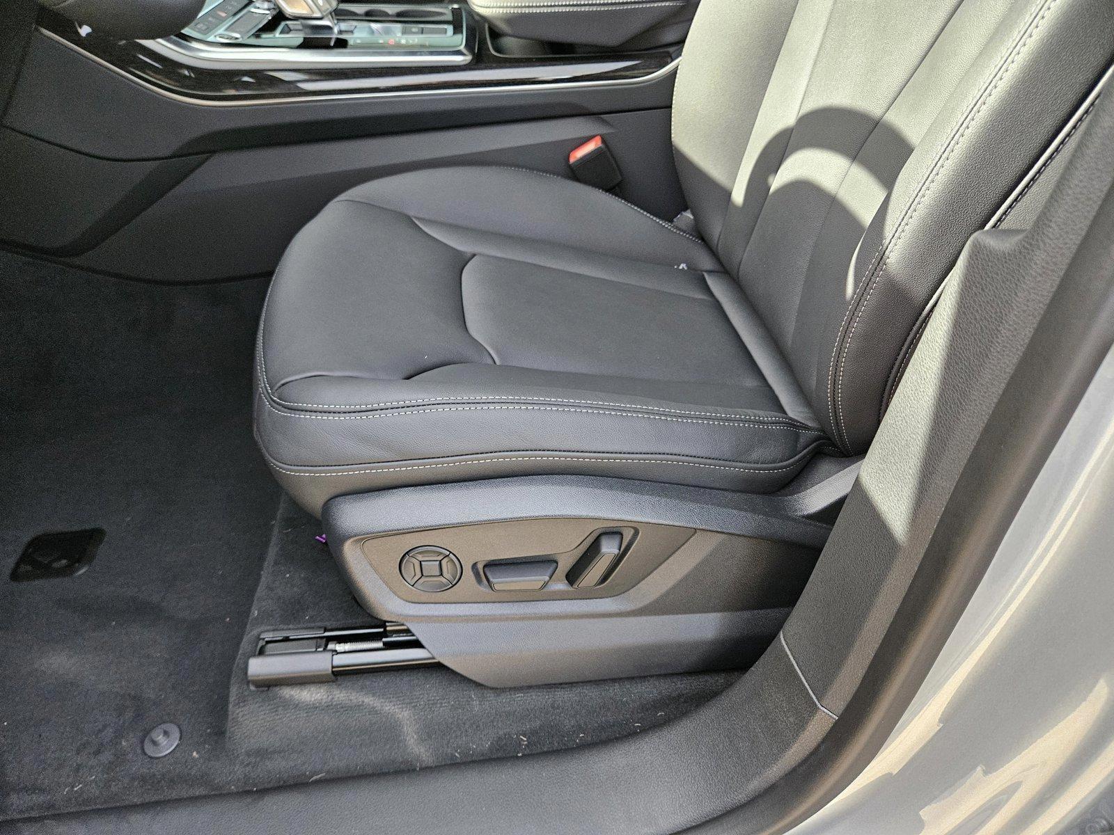 2025 Audi Q8 55 Premium photo 4
