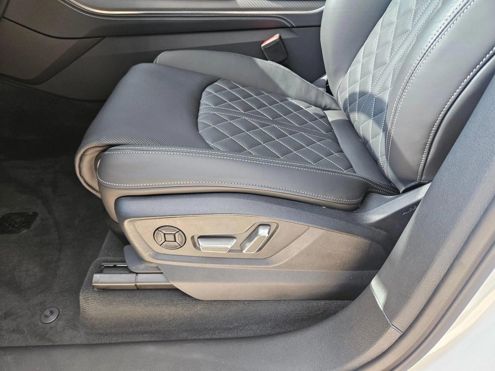 2025 Audi SQ7 Premium Plus photo 4
