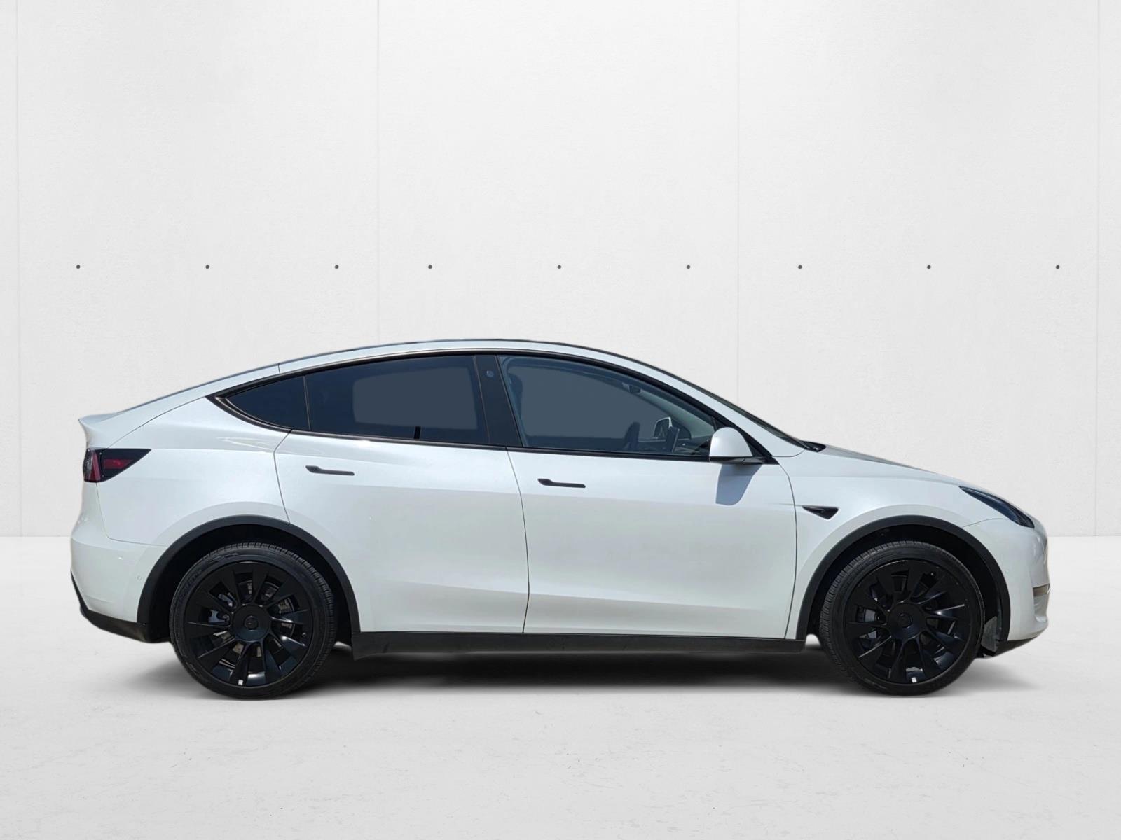2022 Tesla Model Y Long Range photo 4