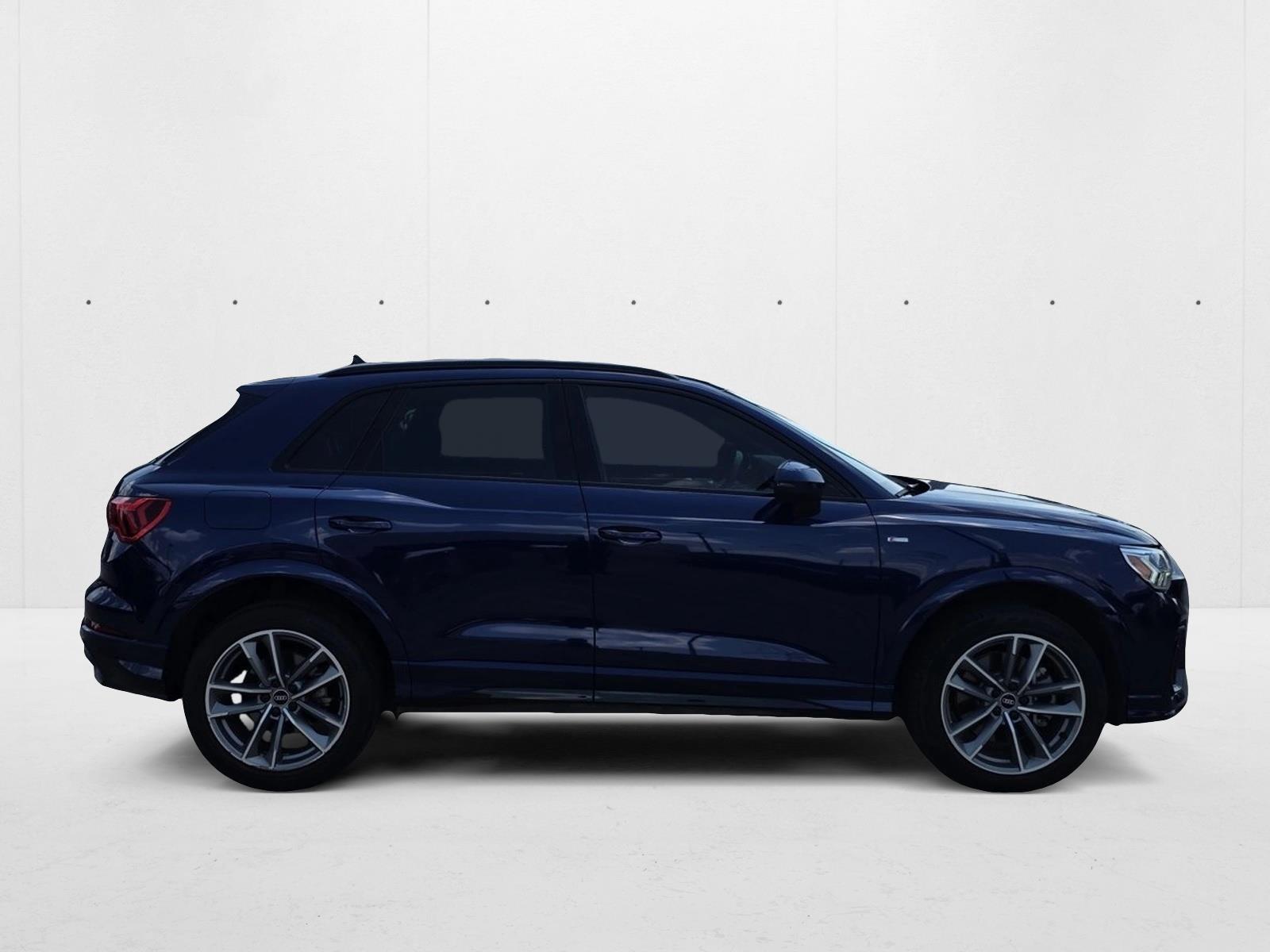 2023 Audi Q3 S line Premium photo 3