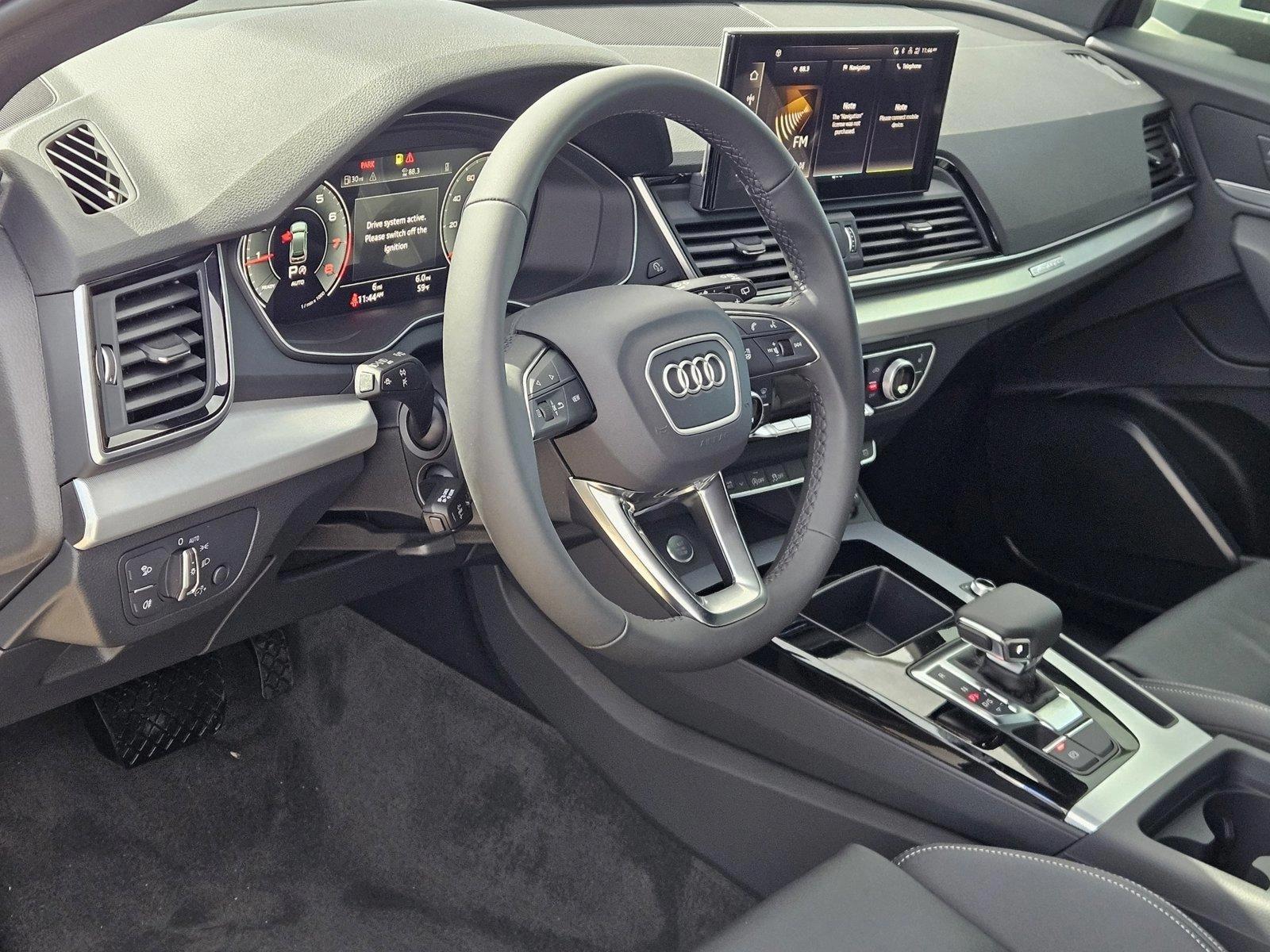 2025 Audi Q5 45 S line Premium photo 3