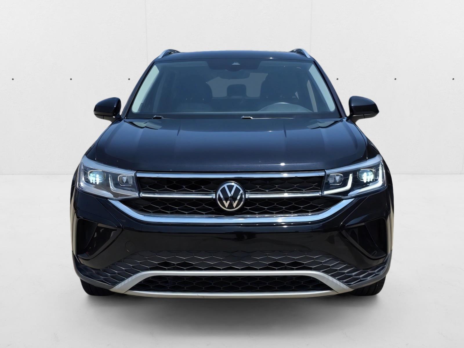 2022 Volkswagen Taos SEL photo 2