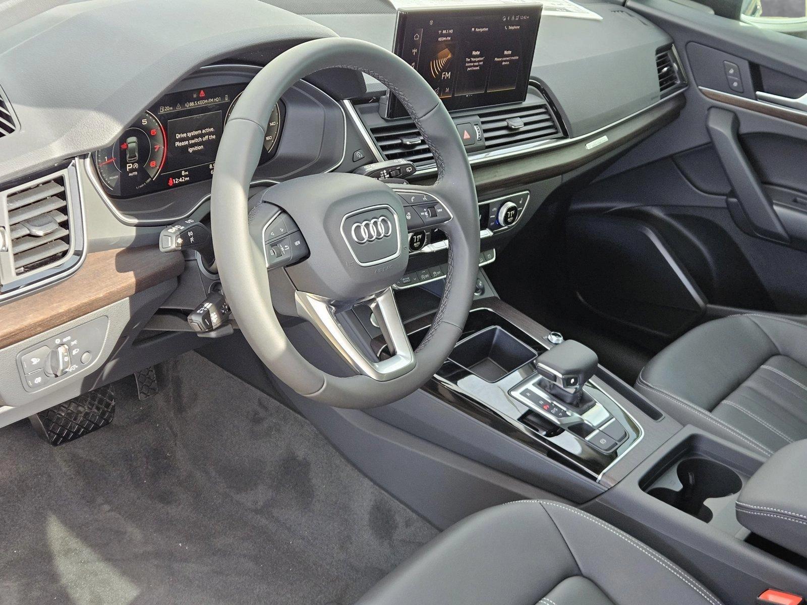 2025 Audi Q5 40 Premium photo 4