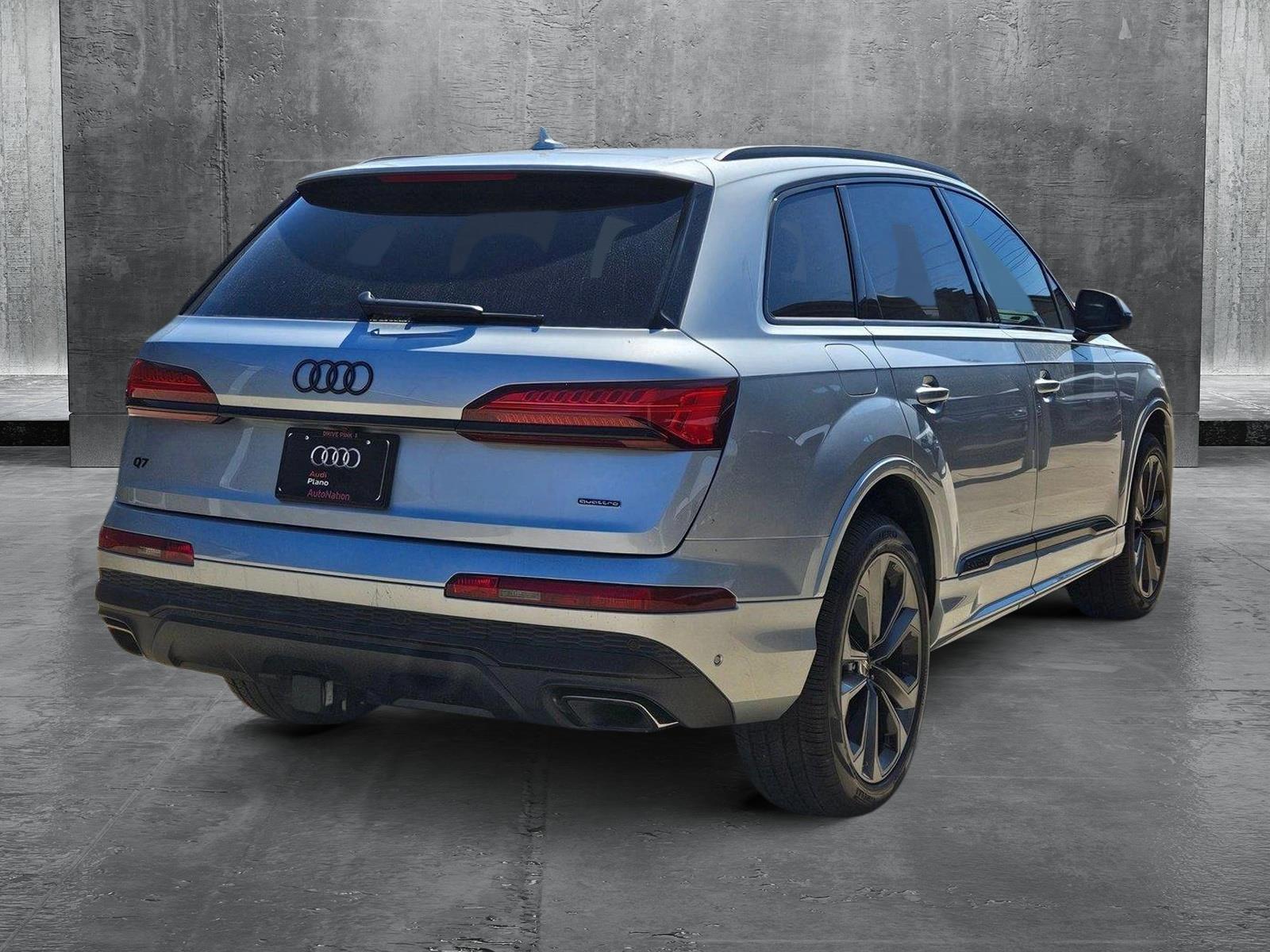 2025 Audi Q7 55 Premium Plus photo 2