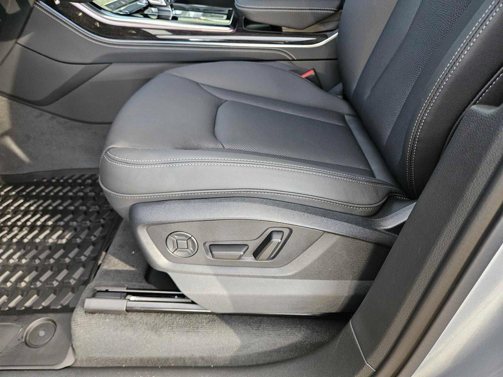 2025 Audi Q7 55 Premium Plus photo 4