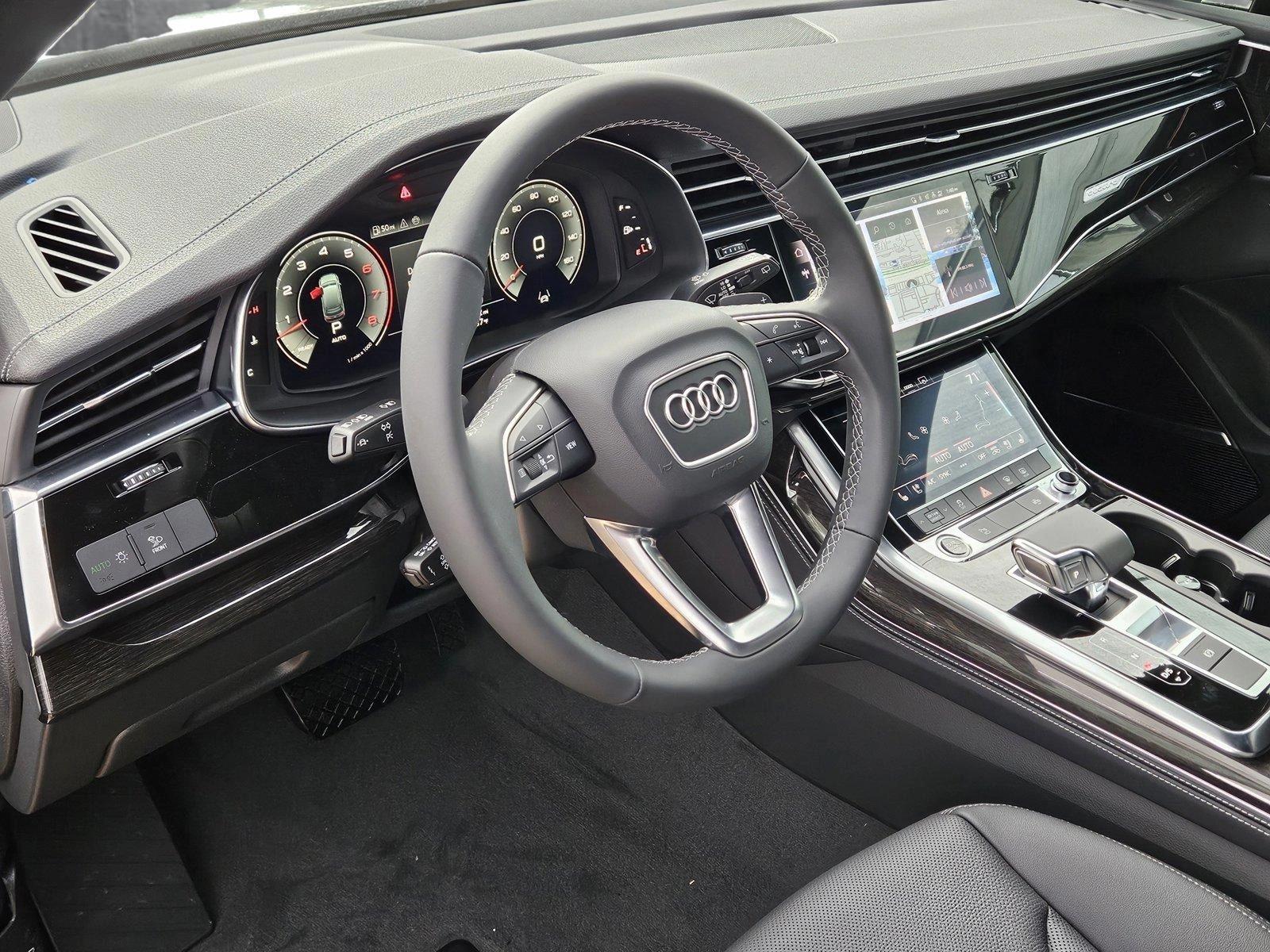 2025 Audi Q7 55 Premium Plus photo 3