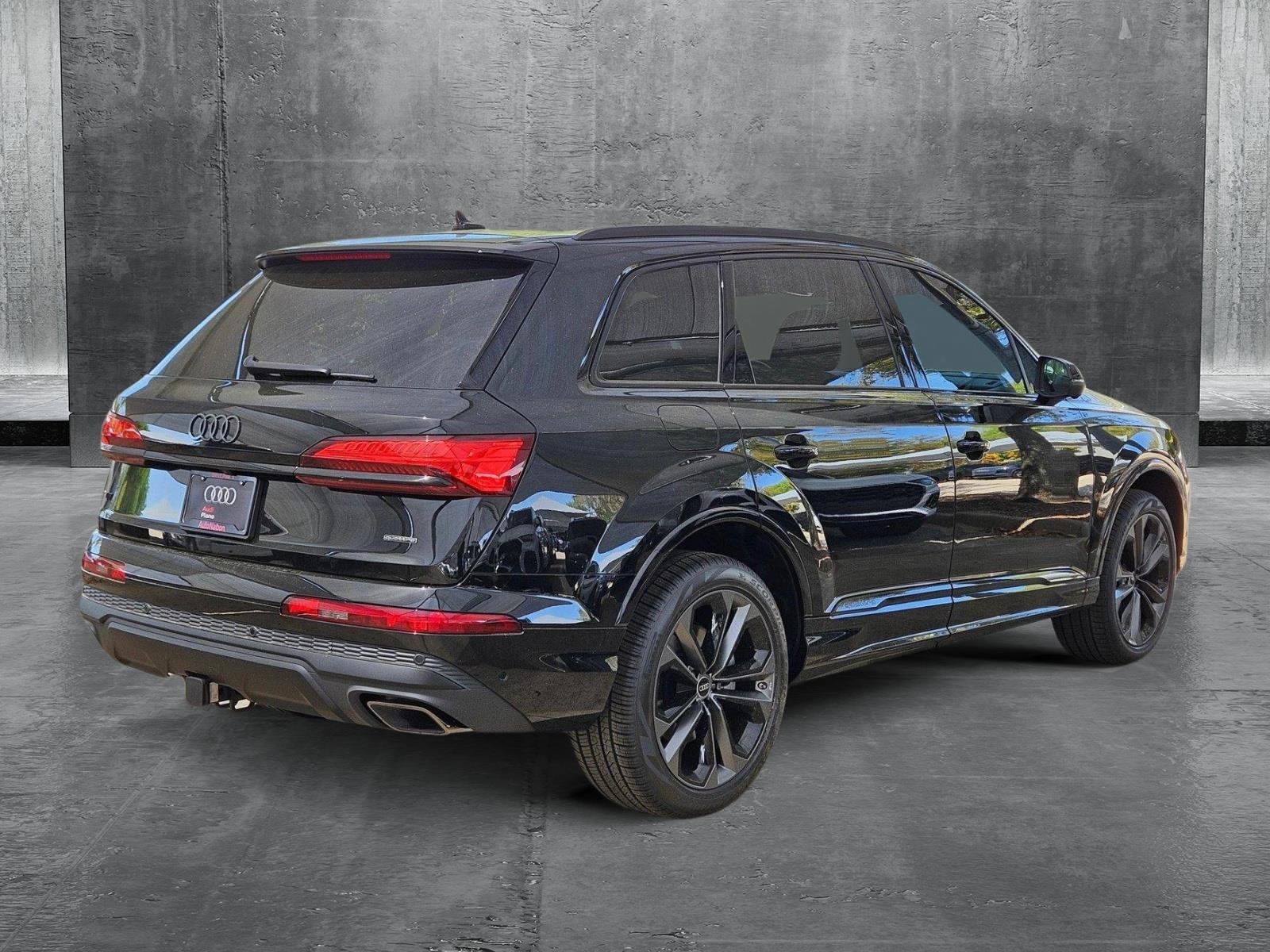 2025 Audi Q7 55 Premium Plus photo 2